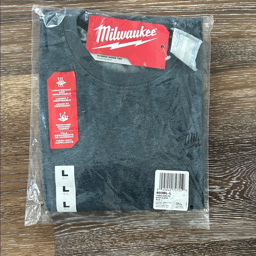 NEW Milwaukee 🧰 Men's Blue Hybrid Work Tee - L